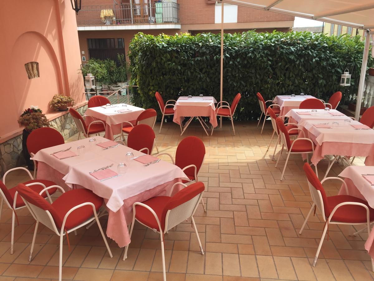 Il Duca Bianco Hotel Calosso Exterior foto